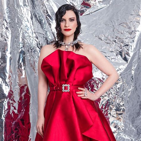 Laura Pausini rinde homenaje a la moda italiana en Eurovisión: 